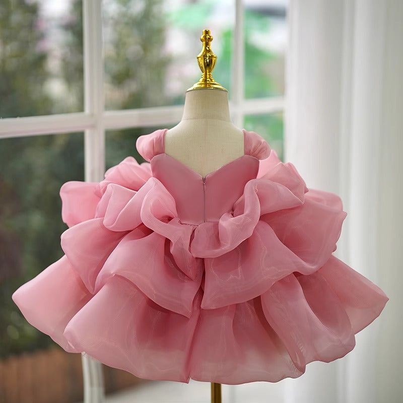 Robe élégante pour bébé fille rose, demoiselle d'honneur, princesse d'un an, pour concours de beauté.